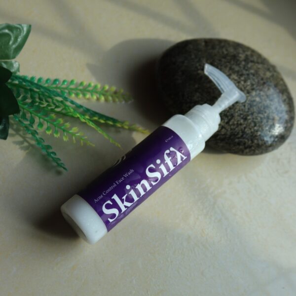 Skinsify Acne Control Face Wash